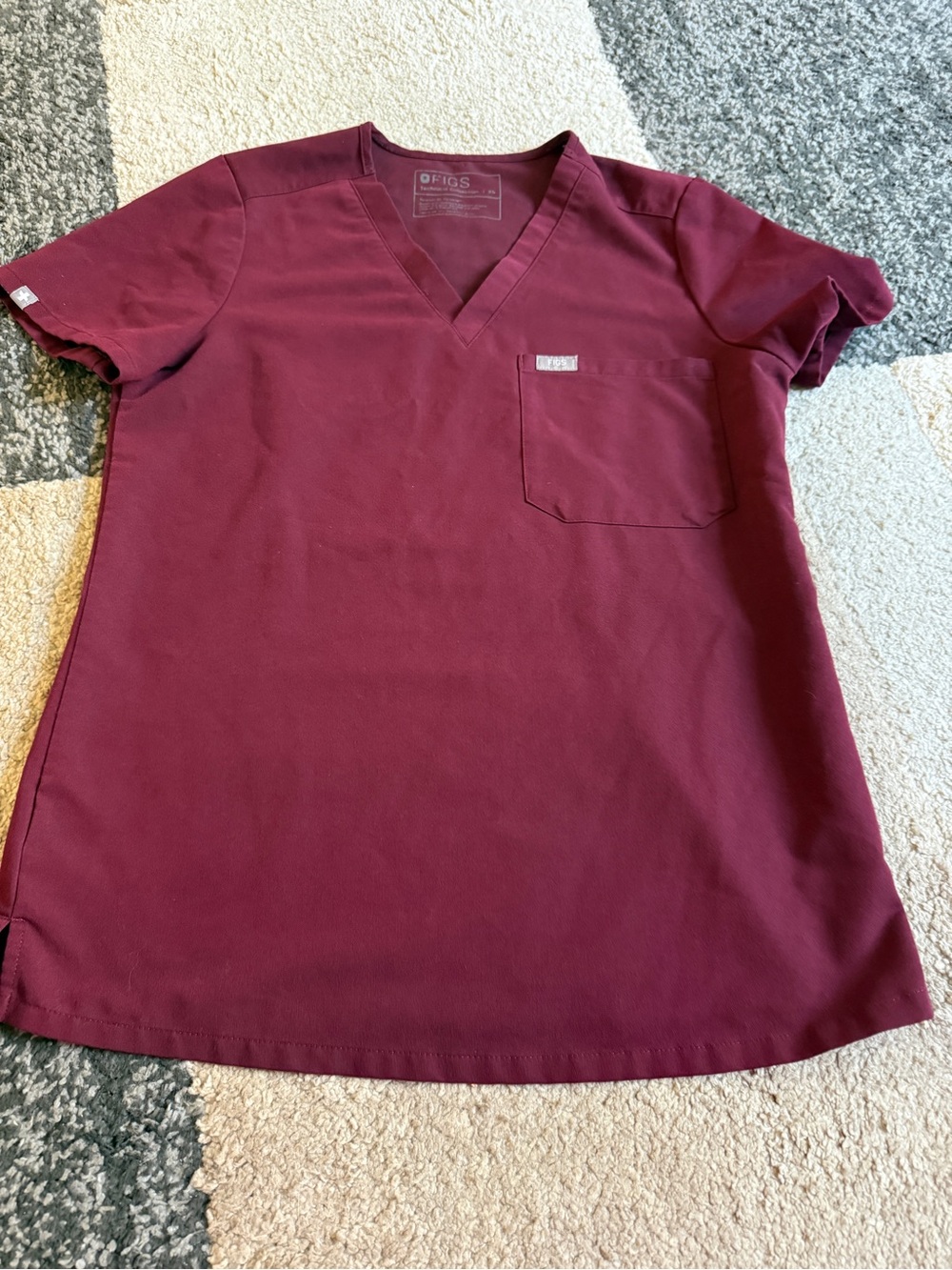 FIGS Catarina Burgundy Womens One Pocket XS Scrub Top